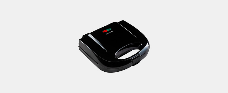 Aparelho grill e sanduicheira da Agratto na cor preta com indicadores de luz na parte superior nas cores verde e vermelha.