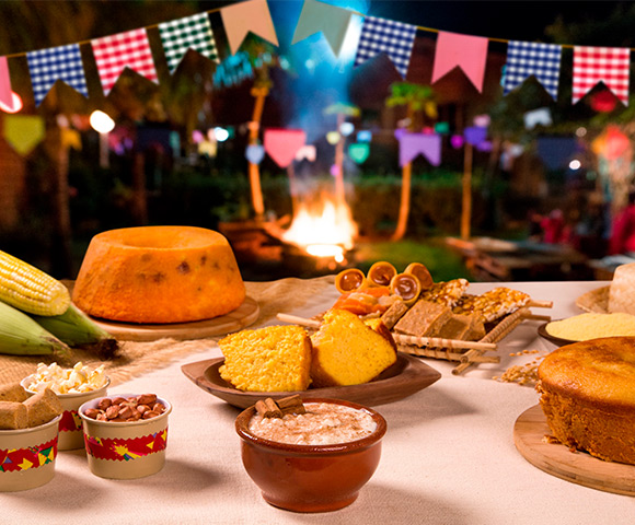 Comidas Salgadas e Doces para São João  Doces de festa junina, Docinho no  copinho, Comidas de festa junina